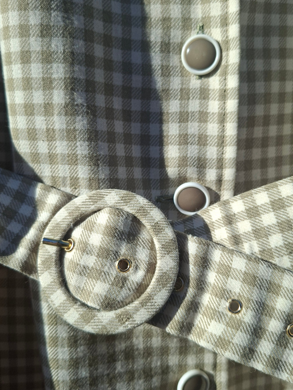 Robe Vintage ceinturée carreaux vichy kaki blanc cassé