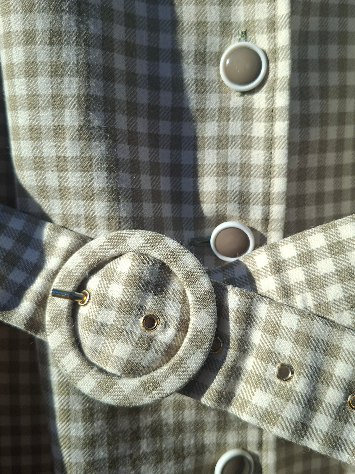 Robe Vintage ceinturée carreaux vichy kaki blanc cassé