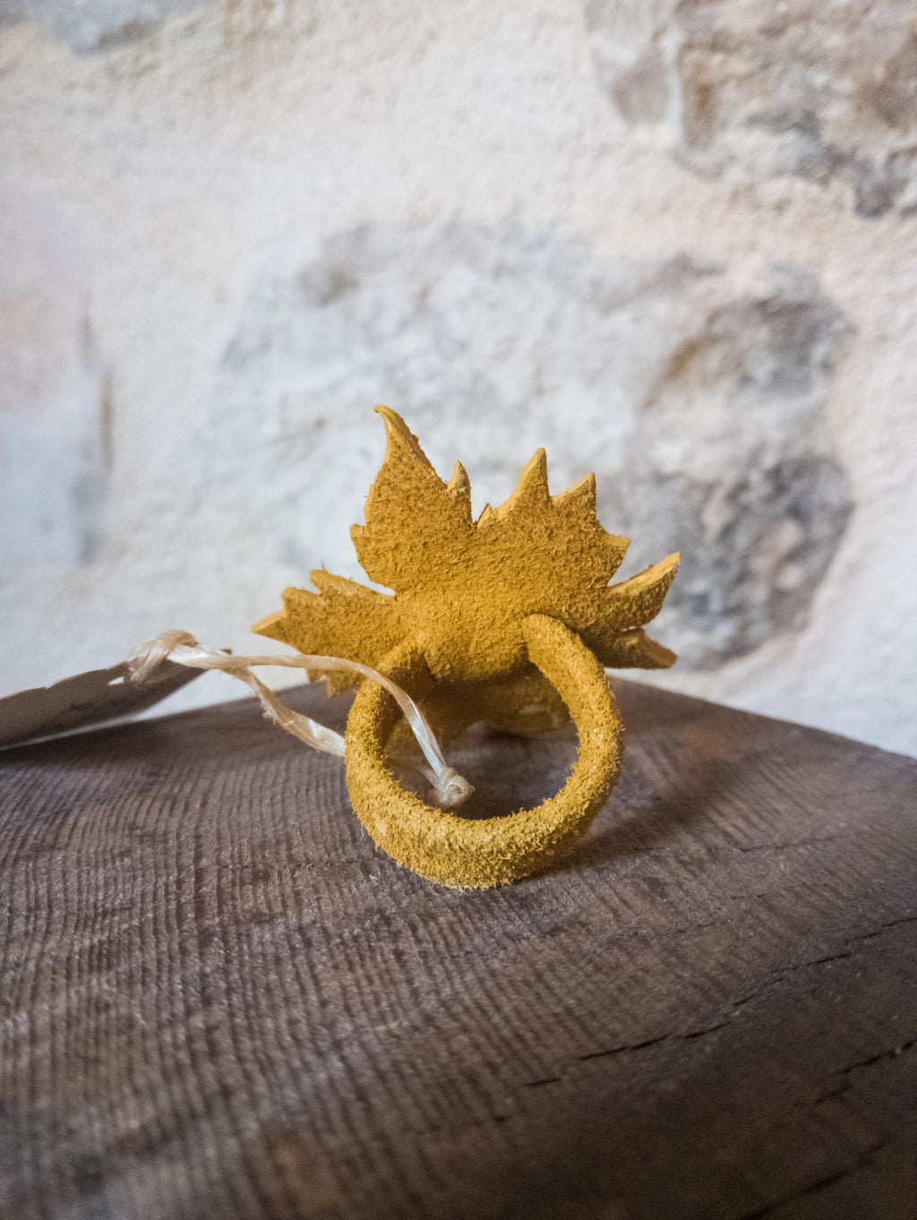 Bague cuir ''feuille''