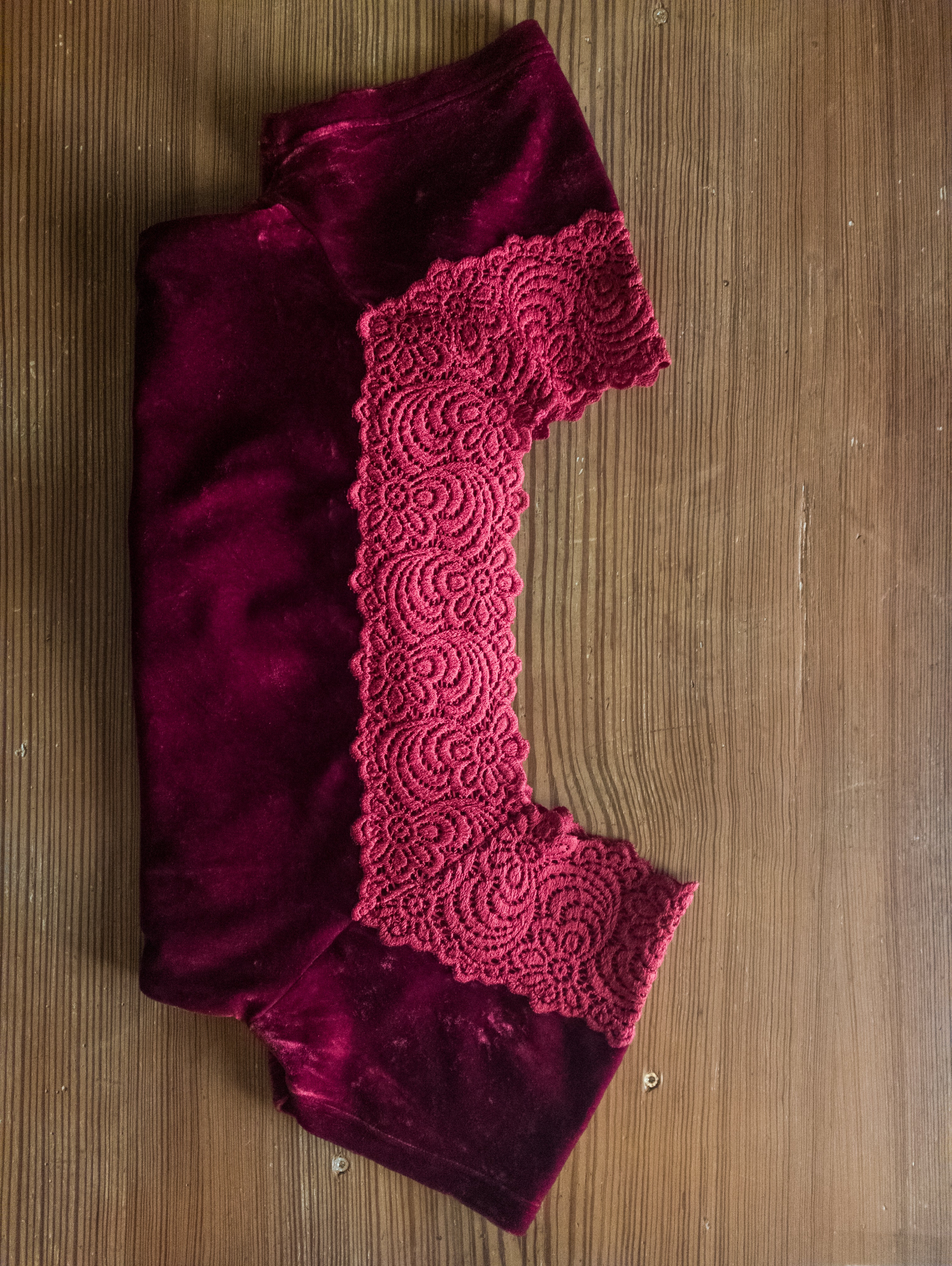 Body velours et dentelles