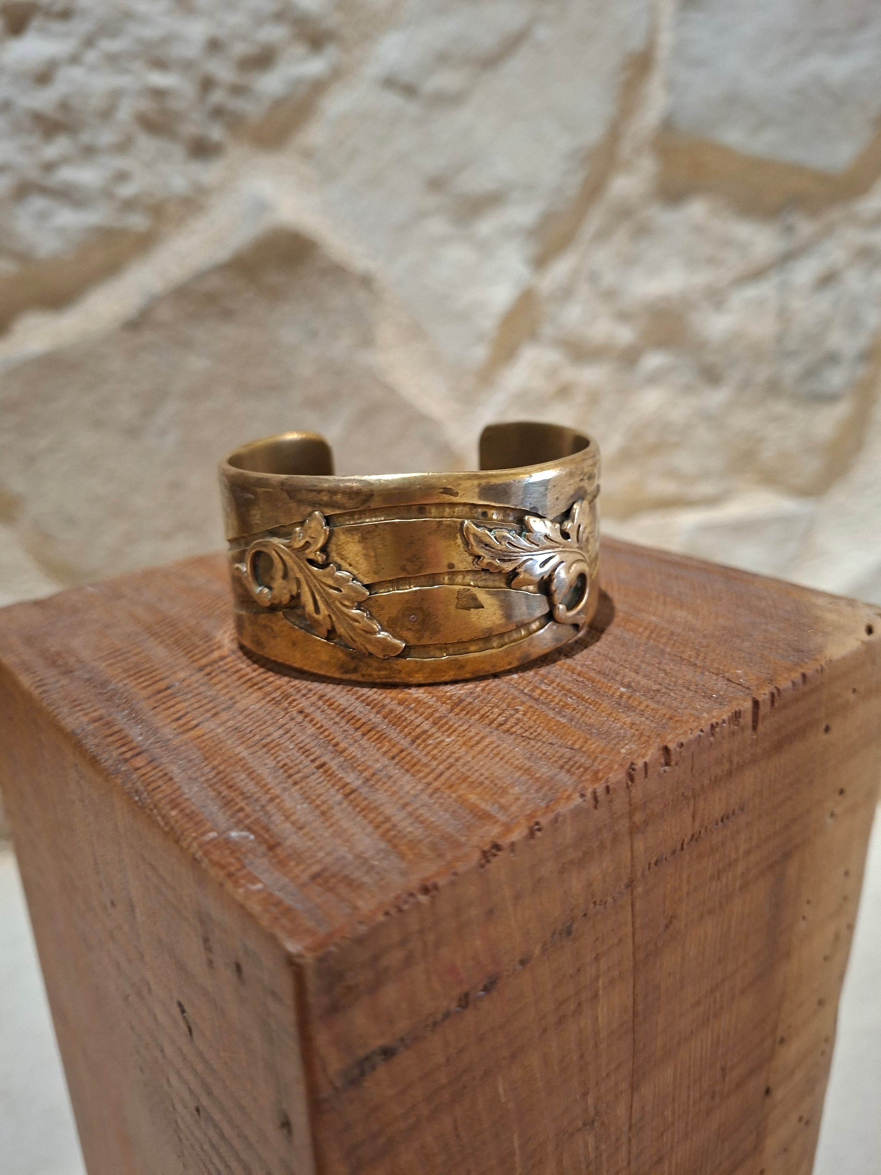 Bracelet Ancien ''Métal sculpté''