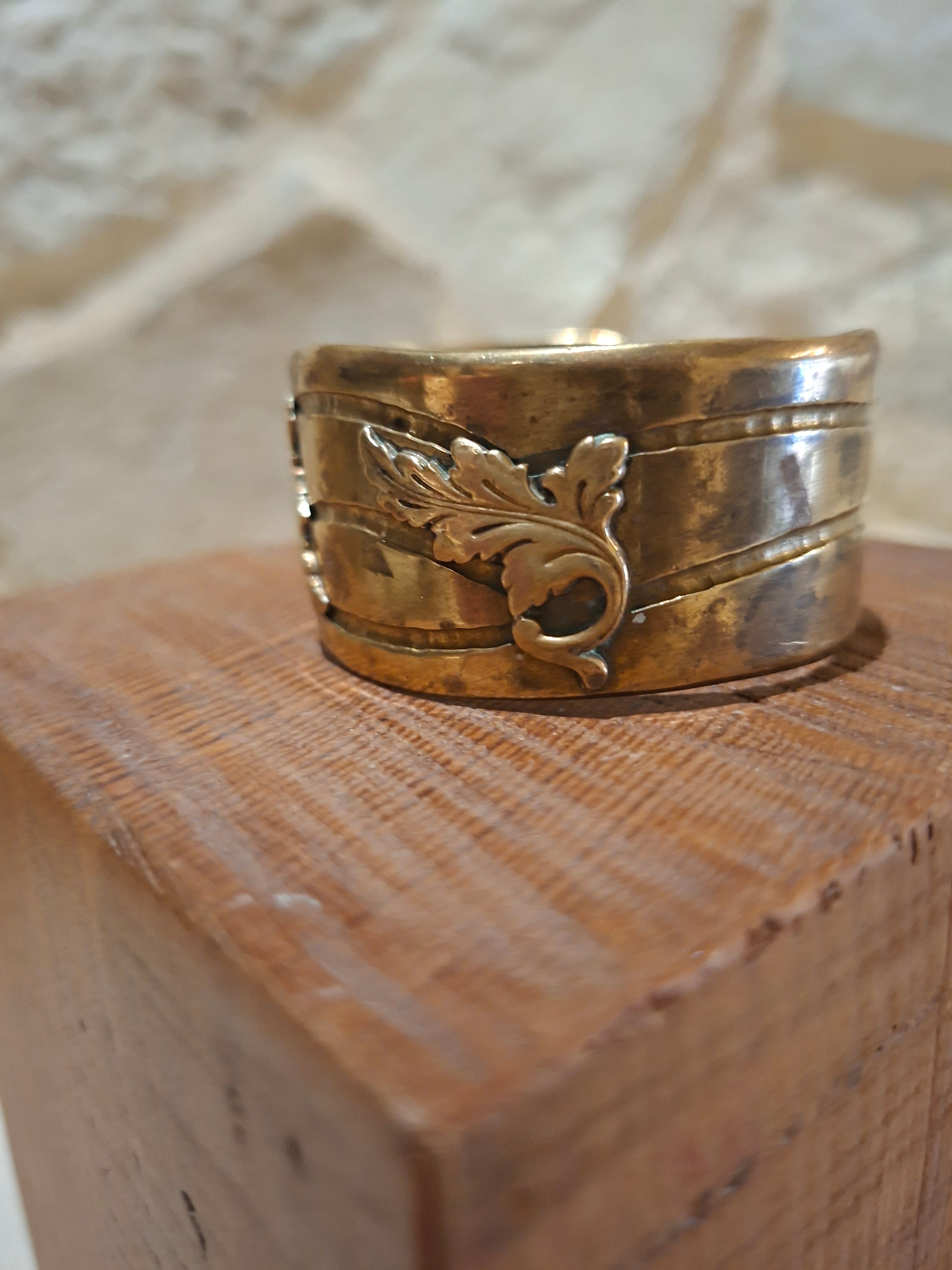 Bracelet Ancien ''Métal sculpté''