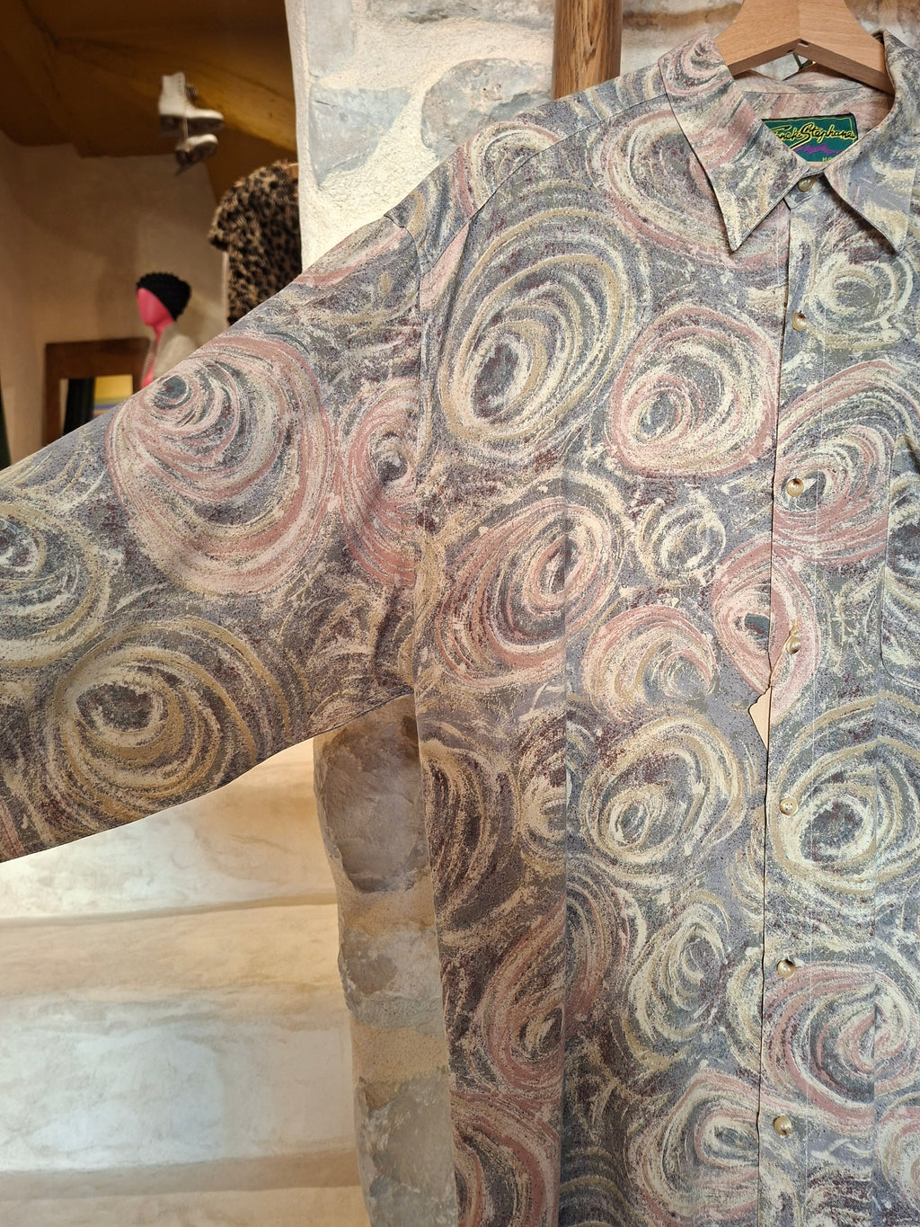 Chemise Vintage Made in France ''motifs abstraits''