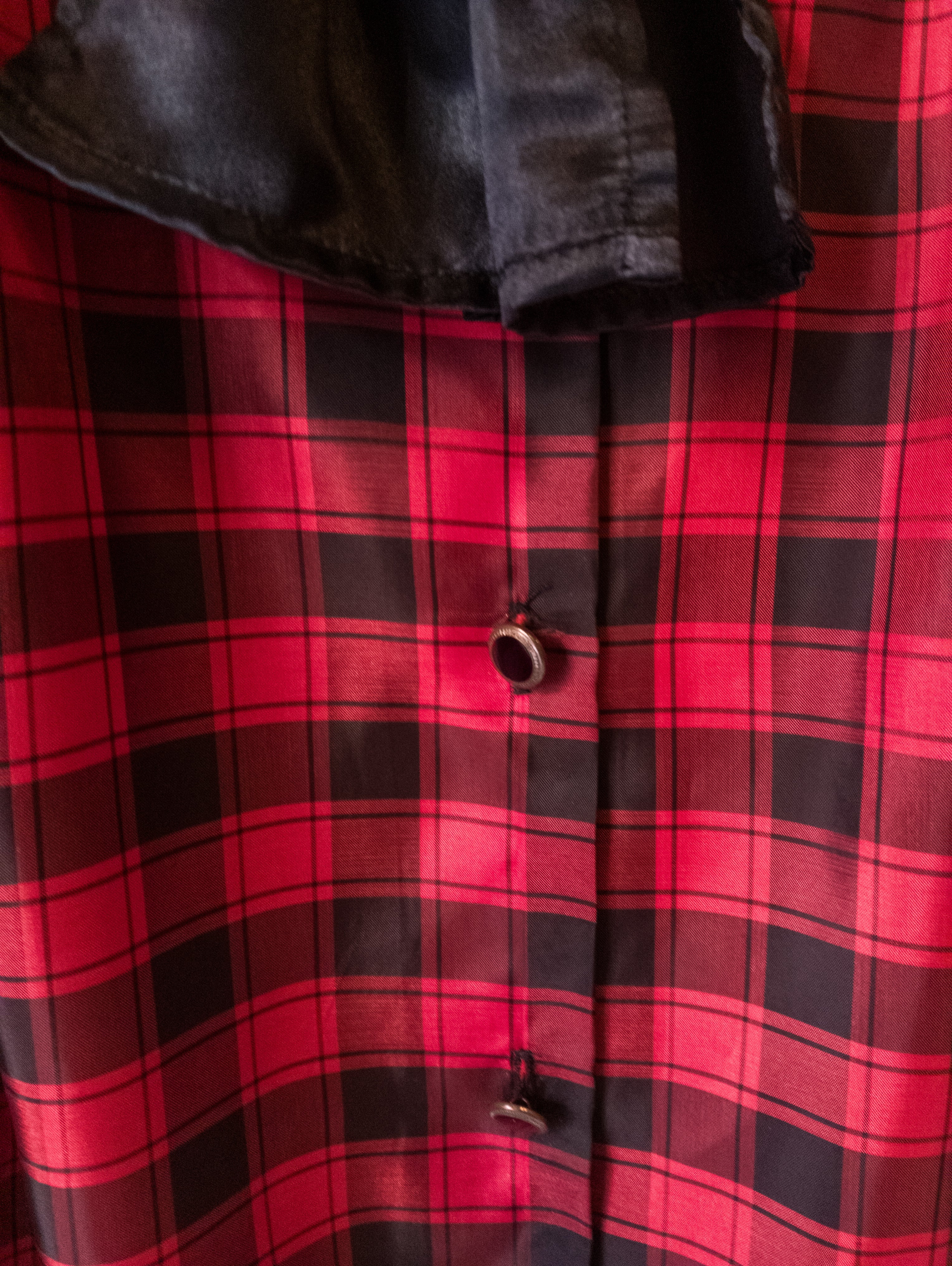 Chemisier ''preppy'' noir et rouge