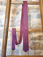 Cravate en soie violine