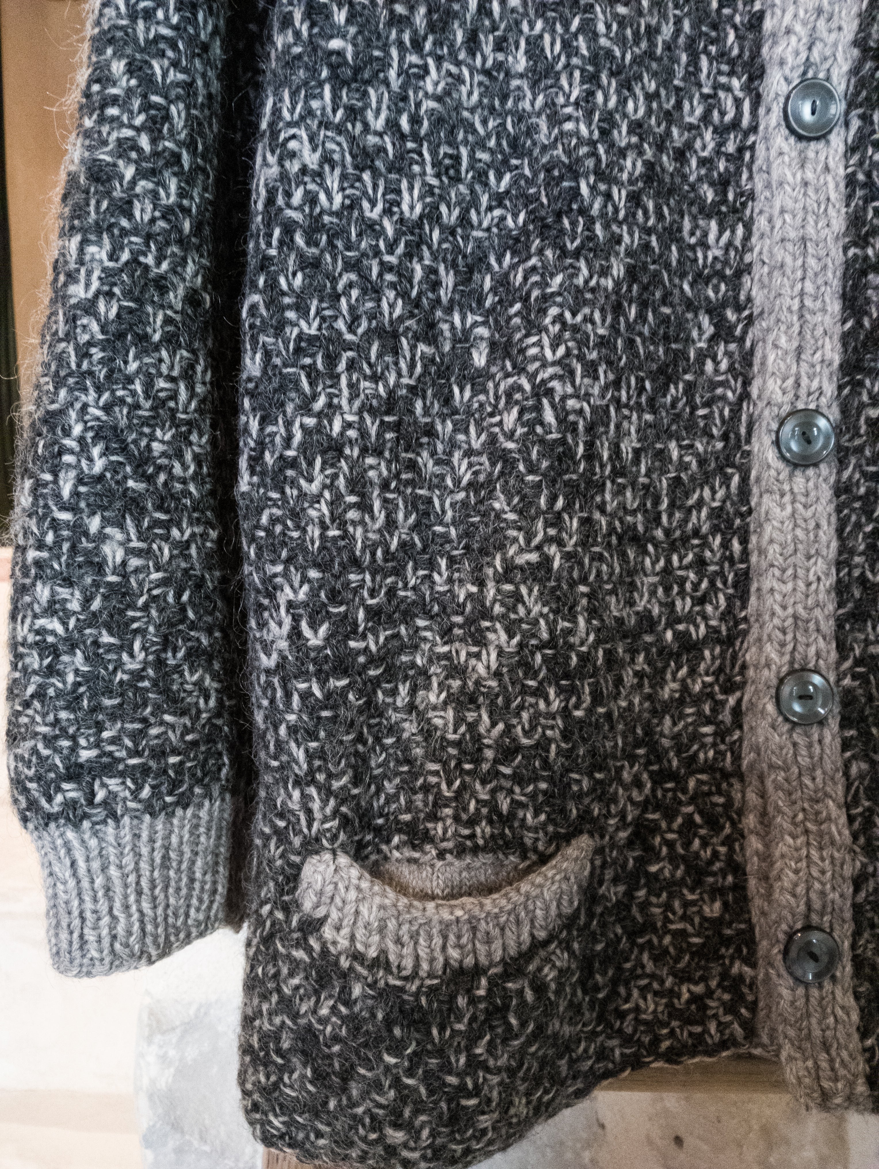 Gilet fait main gris perle et anthracite