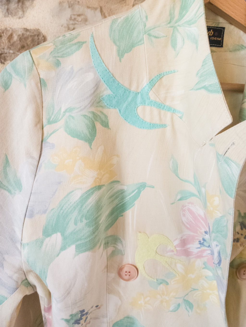 Veste pastel Vintage ''Fleurs et Hirondelles''